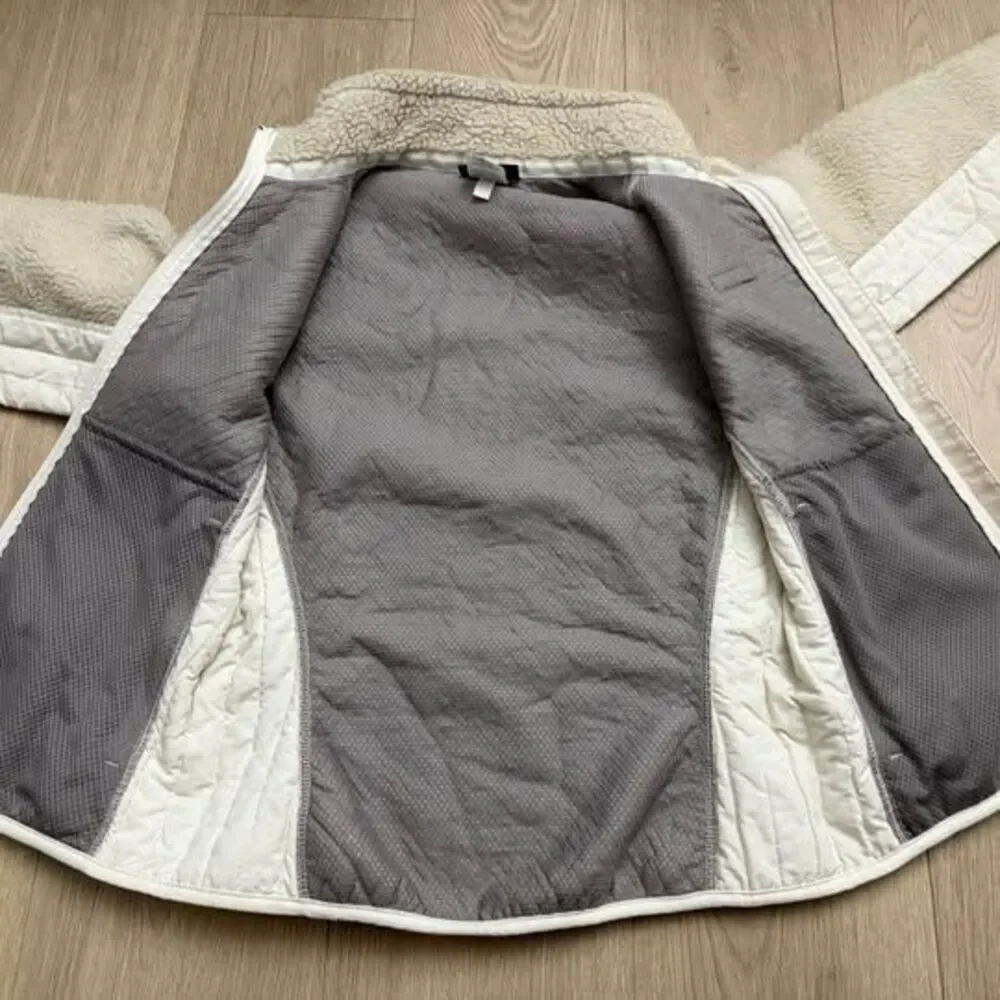 Patagonia Women's Classic Retro-X Fleece Jacket Cream Size Small